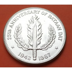 FILIPINAS 1 PESO 1967 PUÑAL CON FUEGO BATAAN DAY 25 ANIVERSARIO KM.195 MONEDA DE PLATA silver coin Philippines 0,75 ONZAS
