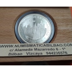 ESPAÑA 2000 PESETAS 1996 UNESCO PATRIMONIO CIUDAD DJENNE en NIGER MONEDA DE PLATA ESTUCHE y CERTIFICADO FNMT