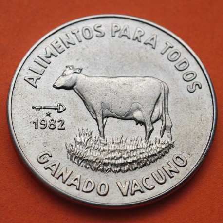 CUBA 1 PESO 1982 GANADO VACUNO ALIMENTO PARA TODOS KM.95 MONEDA DE NICKEL SC- Caribe coin