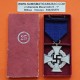 . ALEMANIA III REICH CONDECORACION NAZI A LOS 25 AÑOS DE SERVICIO AL PARTIDO CON CINTA + CAJA ROJA 100% ORIGINAL