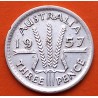 AUSTRALIA 3 PENIQUES 1957 Reina ISABEL II y ESCUDO KM.57 MONEDA DE PLATA MBC 3 Pence silver coin