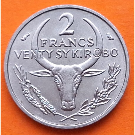 MADAGASCAR 2 FRANCOS 1965 CABEZAS DE BUEY y FLORES KM.9 MONEDA DE ACERO SC- Afrique Union Republique Francaise