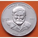 CUBA 1 PESO 1982 ESCRITOR ERNEST HEMINGWAY Libro EL VIEJO y EL MAR KM.88 MONEDA DE NICKEL SC + IMPERFECCIONES Caribe