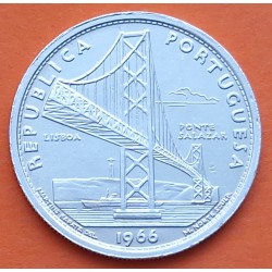 PORTUGAL 20 ESCUDOS 1966 PUENTE SALAZAR y ESCUDO NACIONAL KM.592 MONEDA DE PLATA SC + PUNTITO silver R/1