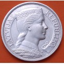 LETONIA 5 LATI 1932 DAMA y ESCUDO KM.9 MONEDA DE PLATA EBC- @ESCASA@ Latvia Latvijas Republik silver