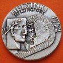 ** 1,09 ONZAS de PLATA PURA 999 ** MEDALLA OLIMPIADA de HELSINKI 1952 ATLETAS GRIEGOS y PISTA OLÍMPICA 40 mm