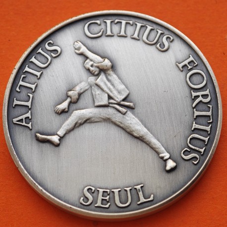 ** 1,10 ONZAS de PLATA PURA 999 ** MEDALLA OLIMPIADA de SEÚL 1988 KARATEKA - ALTIUS CITIUS FORTIUS 40 mm