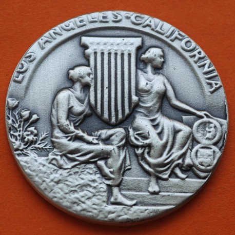 ** 1,10 ONZAS de PLATA PURA 999 ** MEDALLA OLIMPIADA de LOS ANGELES 1932 ATLETA CON BANDERA y DAMAS 40 mm