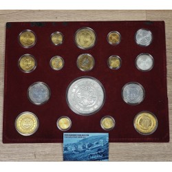 ** 13,27 ONZAS de PLATA PURA ** HISTORIA DE LA MONEDA ESPAÑOLA 1474 a 1868 BAÑO DE ORO 17 MEDALLAS 412 gramos
