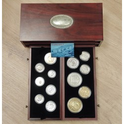 ** 13 ONZAS de PLATA PURA ** HISTORIA DE LA MONEDA ESPAÑOLA 1474 a 1868 FNMT 17 MEDALLAS BAÑO DE ORO 412 gramos