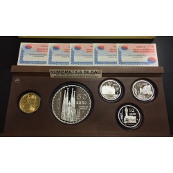 ESPAÑA 10 EUROS 2002 + 50 EUROS 2002 + 400 EUROS 2002 AÑO DE GAUDI PLATA y ORO ESTUCHE CERTIFICADO FNMT @HAGA SU OFERTA@